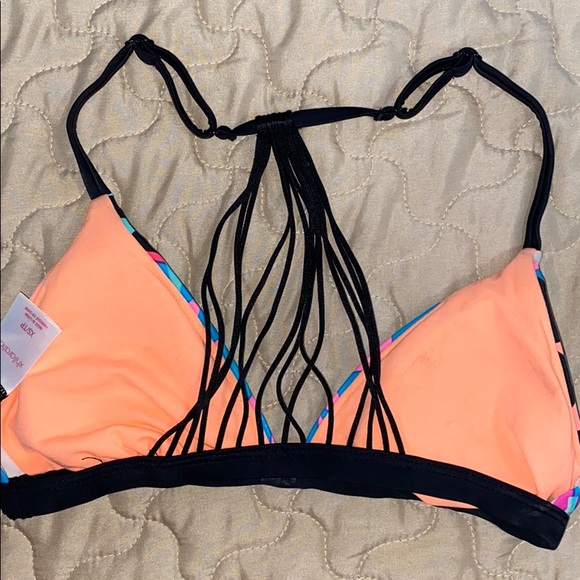 Bikini tops - Picture 4 of 5